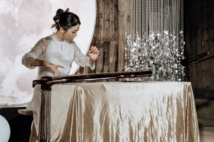 山水为幕乐音为笔 大学生暑期社会实践团走进宏村