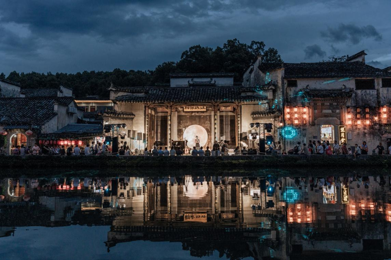 山水为幕乐音为笔 大学生暑期社会实践团走进宏村