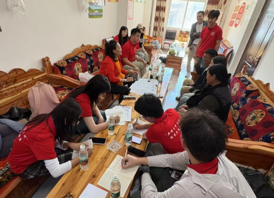 百名师生深入民族地区推广国家通用语言文字